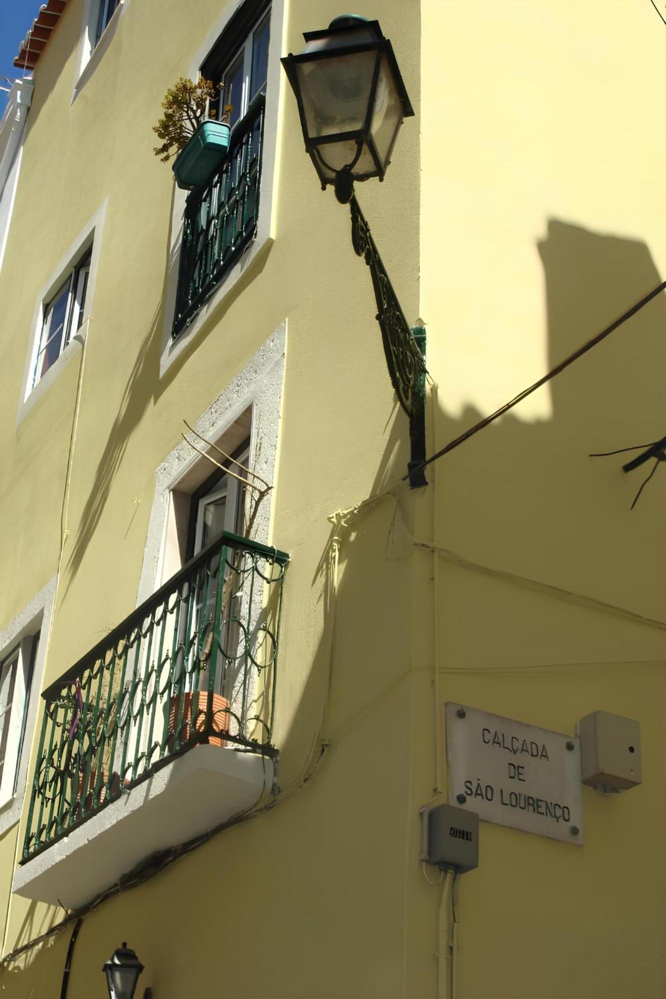 דירות Casa Do Castelo 2- Work Or Relax In The Historic Heart Of Lisbon! מראה חיצוני תמונה